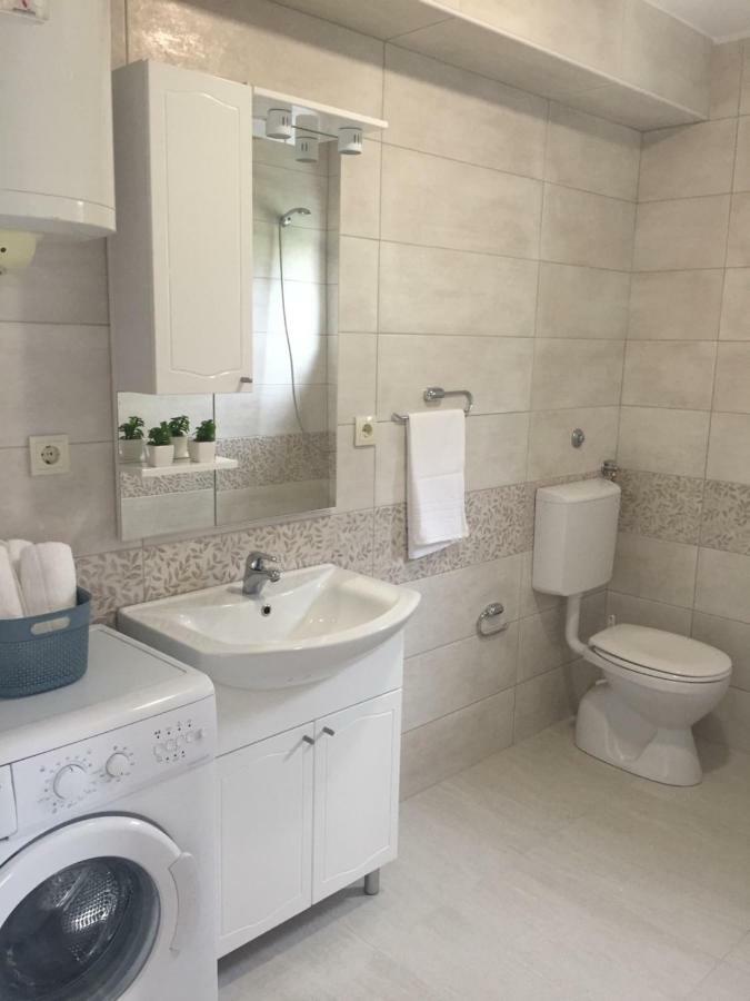 Apartmani Roko Drvenik  Eksteriør bilde