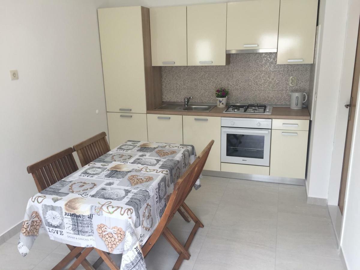 Apartmani Roko Drvenik  Eksteriør bilde