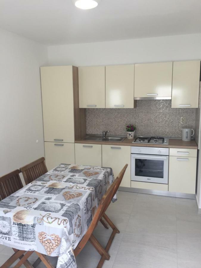 Apartmani Roko Drvenik  Eksteriør bilde