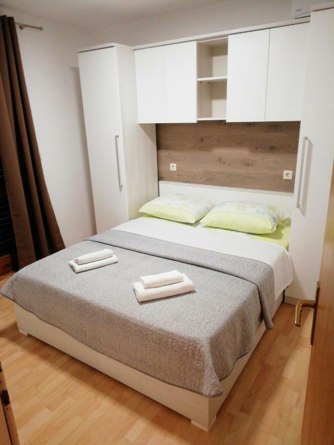 Apartmani Roko Drvenik  Eksteriør bilde