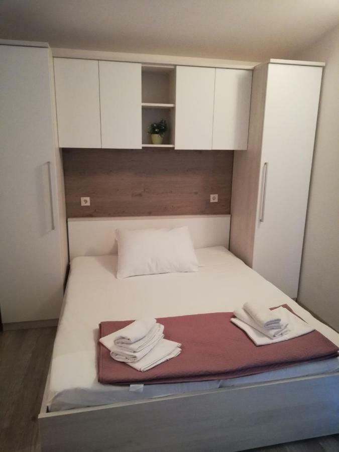 Apartmani Roko Drvenik  Eksteriør bilde