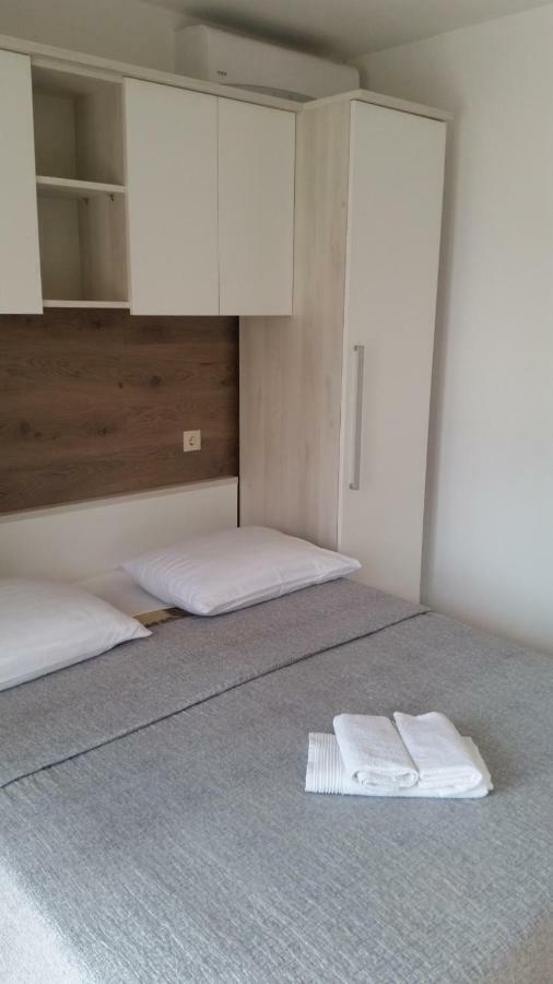 Apartmani Roko Drvenik  Eksteriør bilde